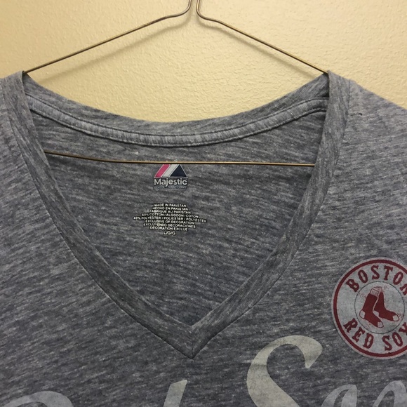 Majestic Red Sox V-Neck Gray T-shirt - Picture 2 of 5